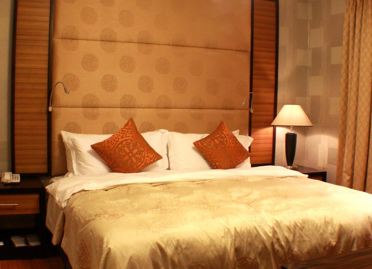 The Royal Mandaya Hotel Davao Luaran gambar