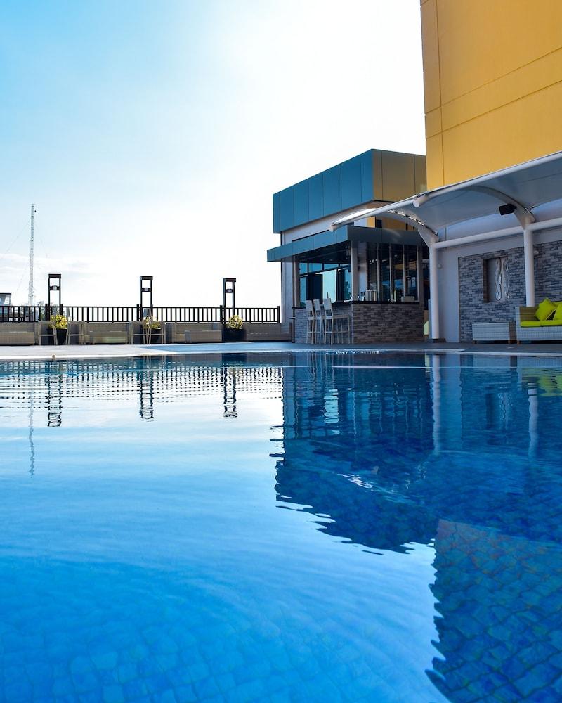 The Royal Mandaya Hotel Davao Luaran gambar