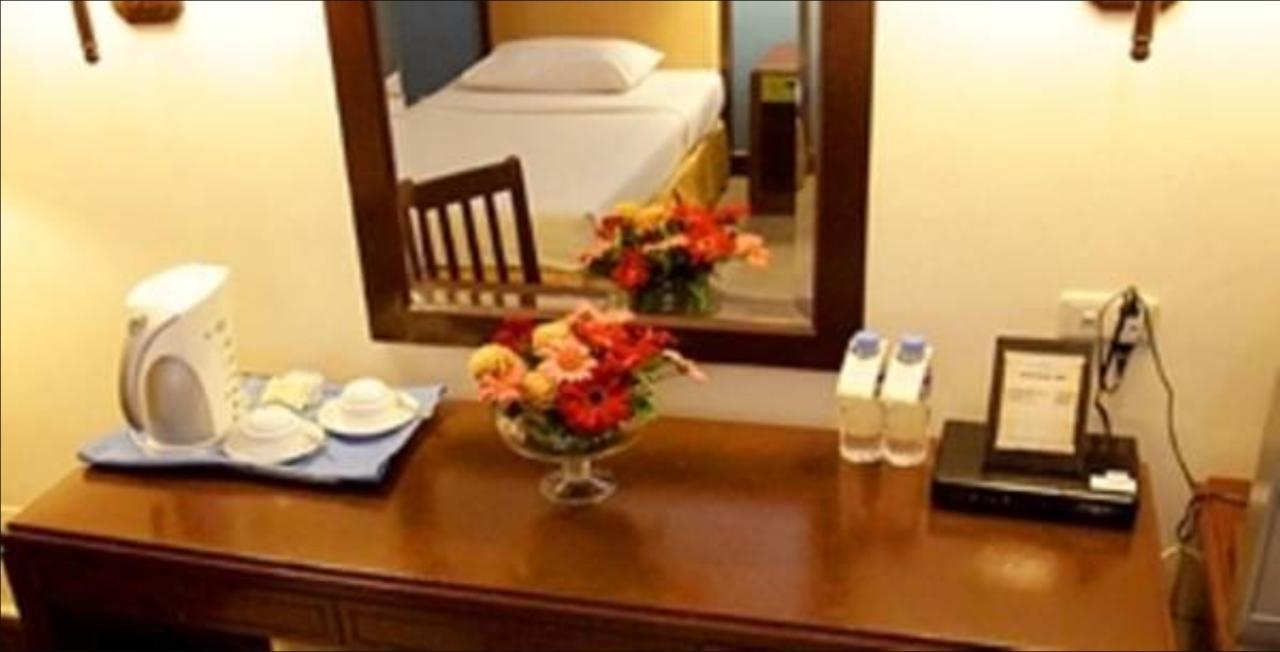 The Royal Mandaya Hotel Davao Luaran gambar