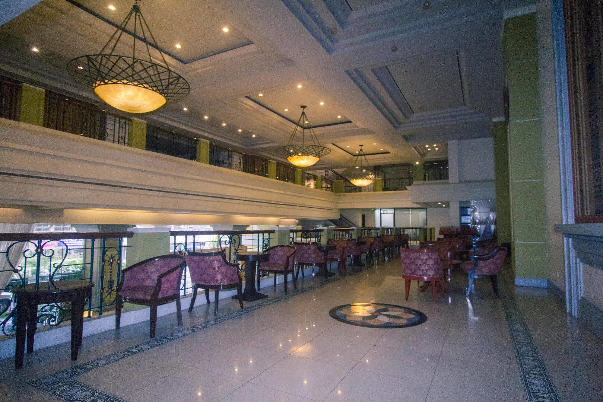 The Royal Mandaya Hotel Davao Luaran gambar