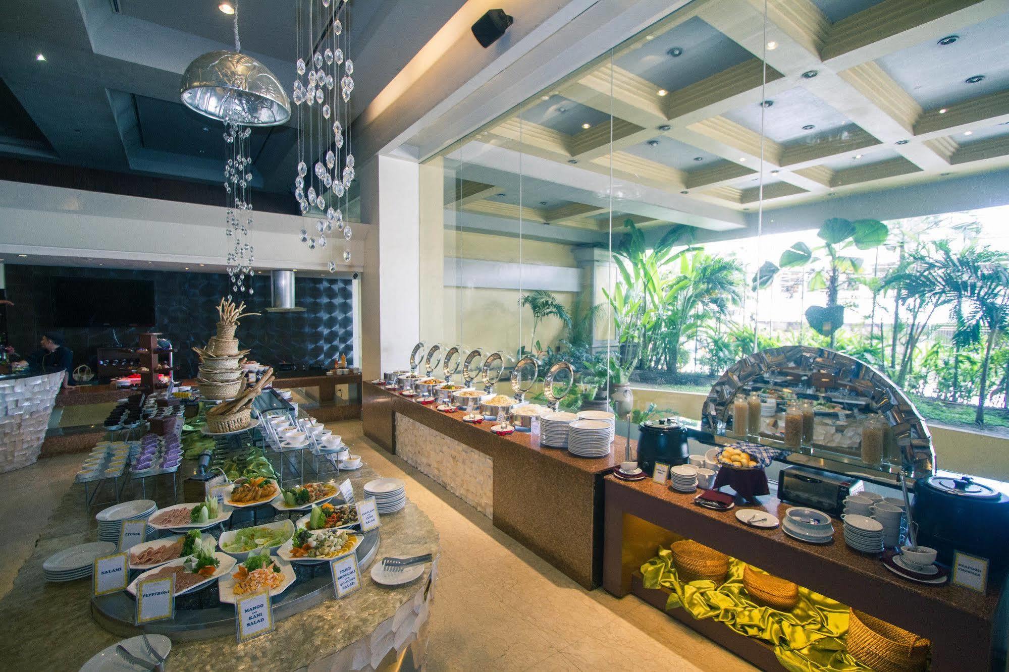 The Royal Mandaya Hotel Davao Luaran gambar