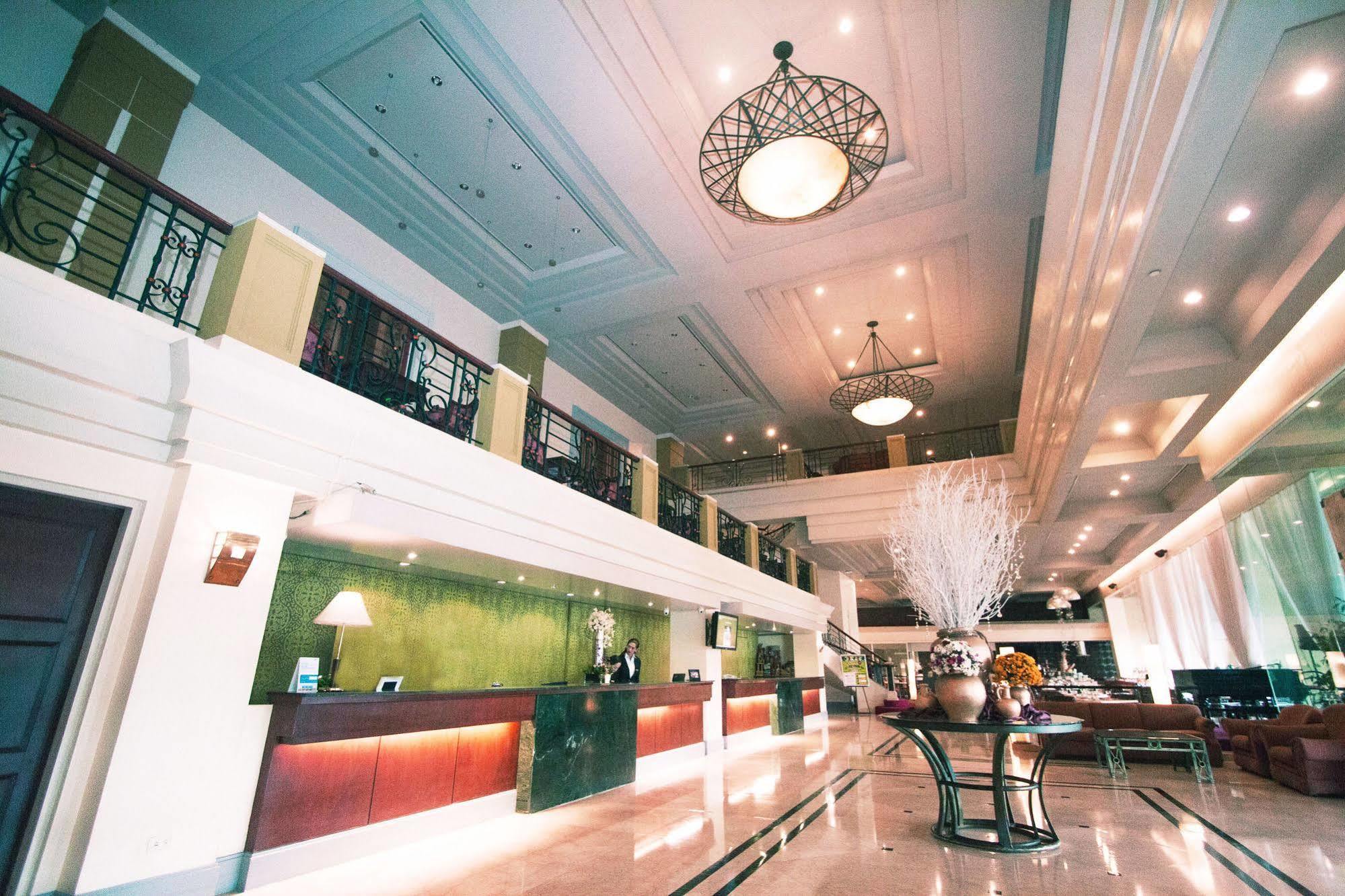 The Royal Mandaya Hotel Davao Luaran gambar