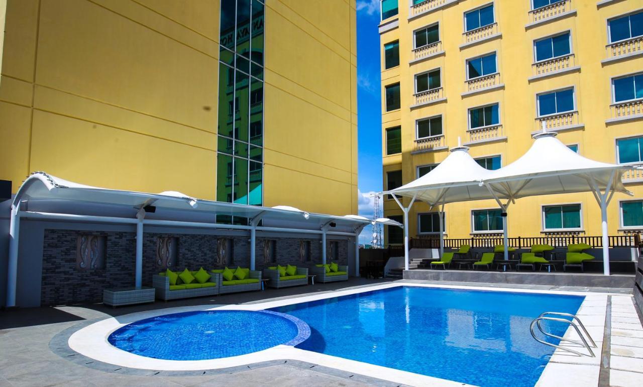 The Royal Mandaya Hotel Davao Luaran gambar