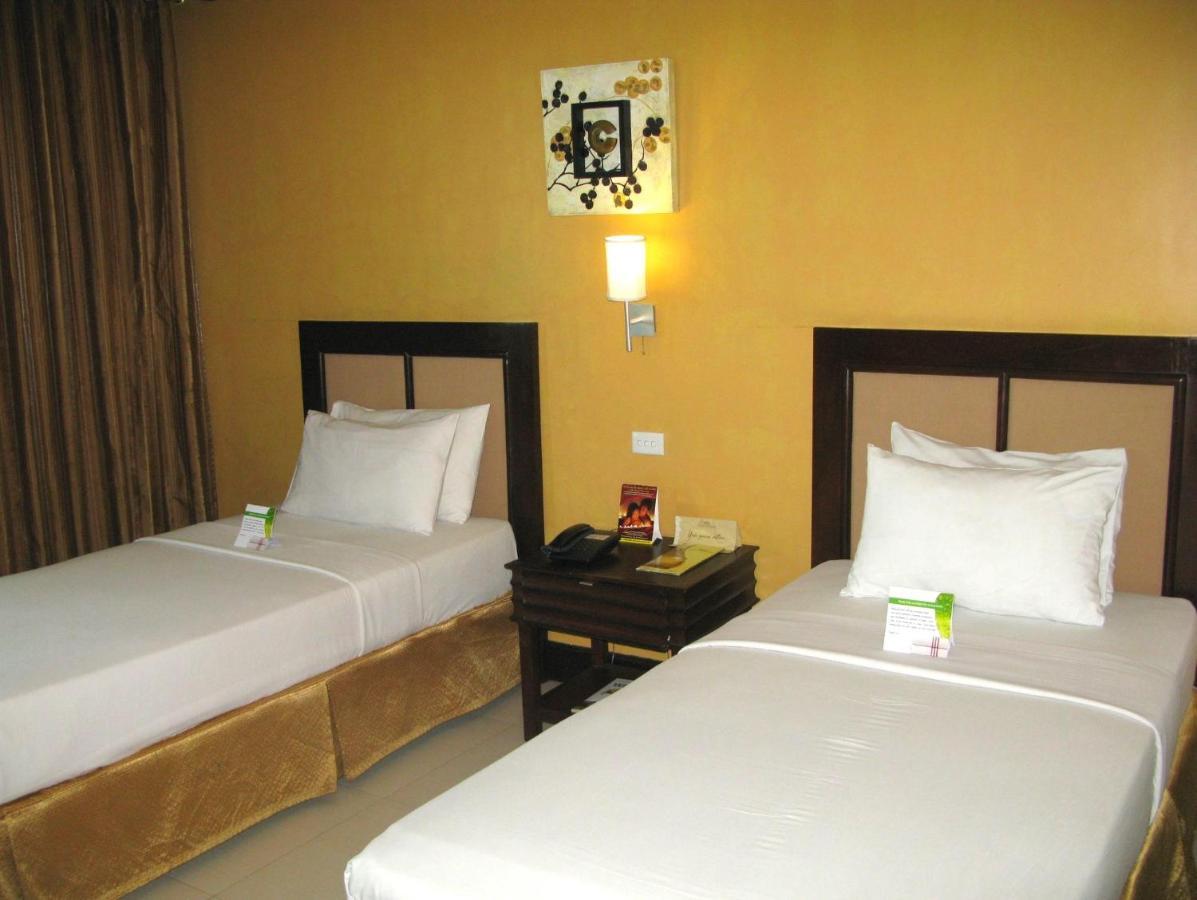 The Royal Mandaya Hotel Davao Luaran gambar