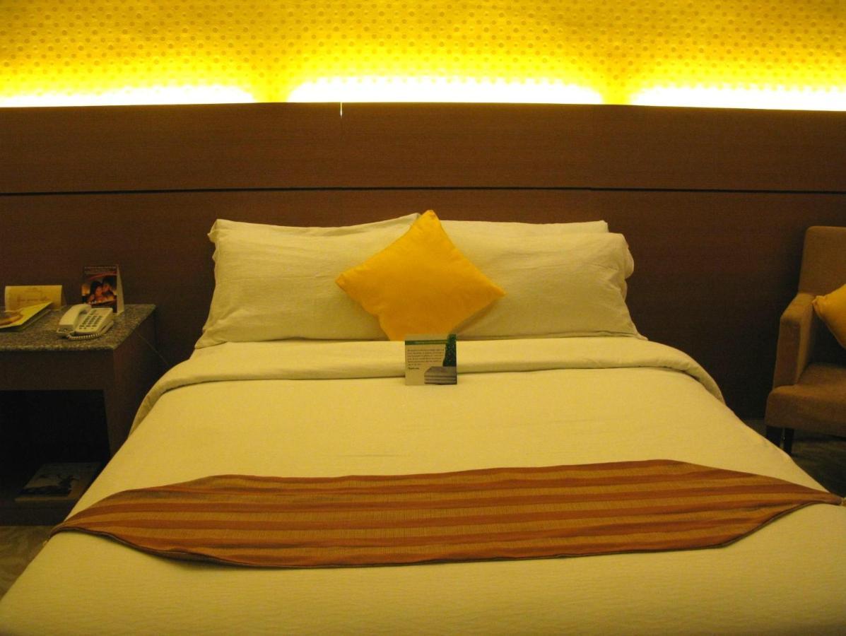 The Royal Mandaya Hotel Davao Luaran gambar